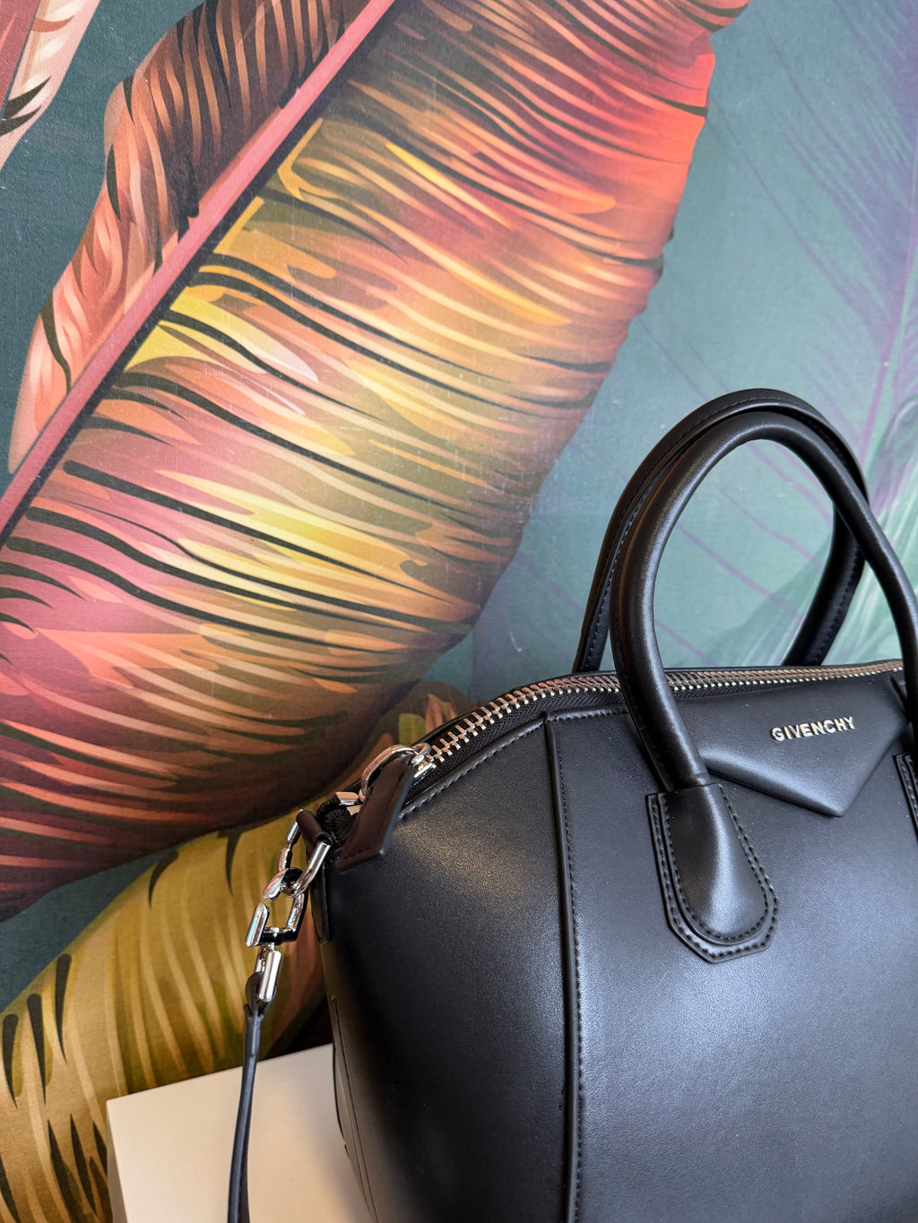 Borsa big  give black