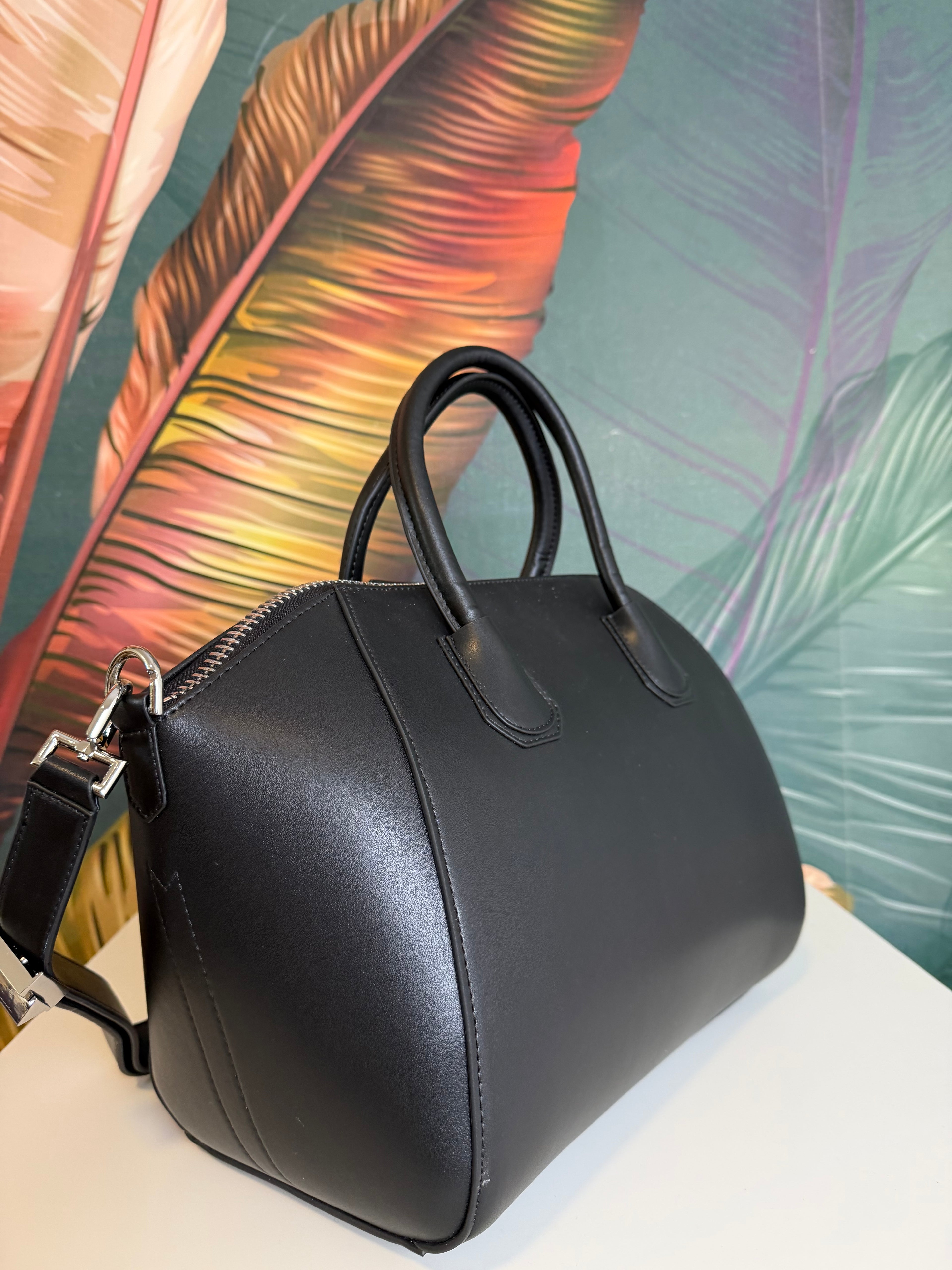 Borsa big  give black