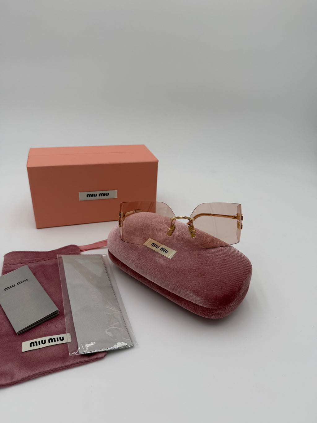 Occhiali miu rosa chiaro