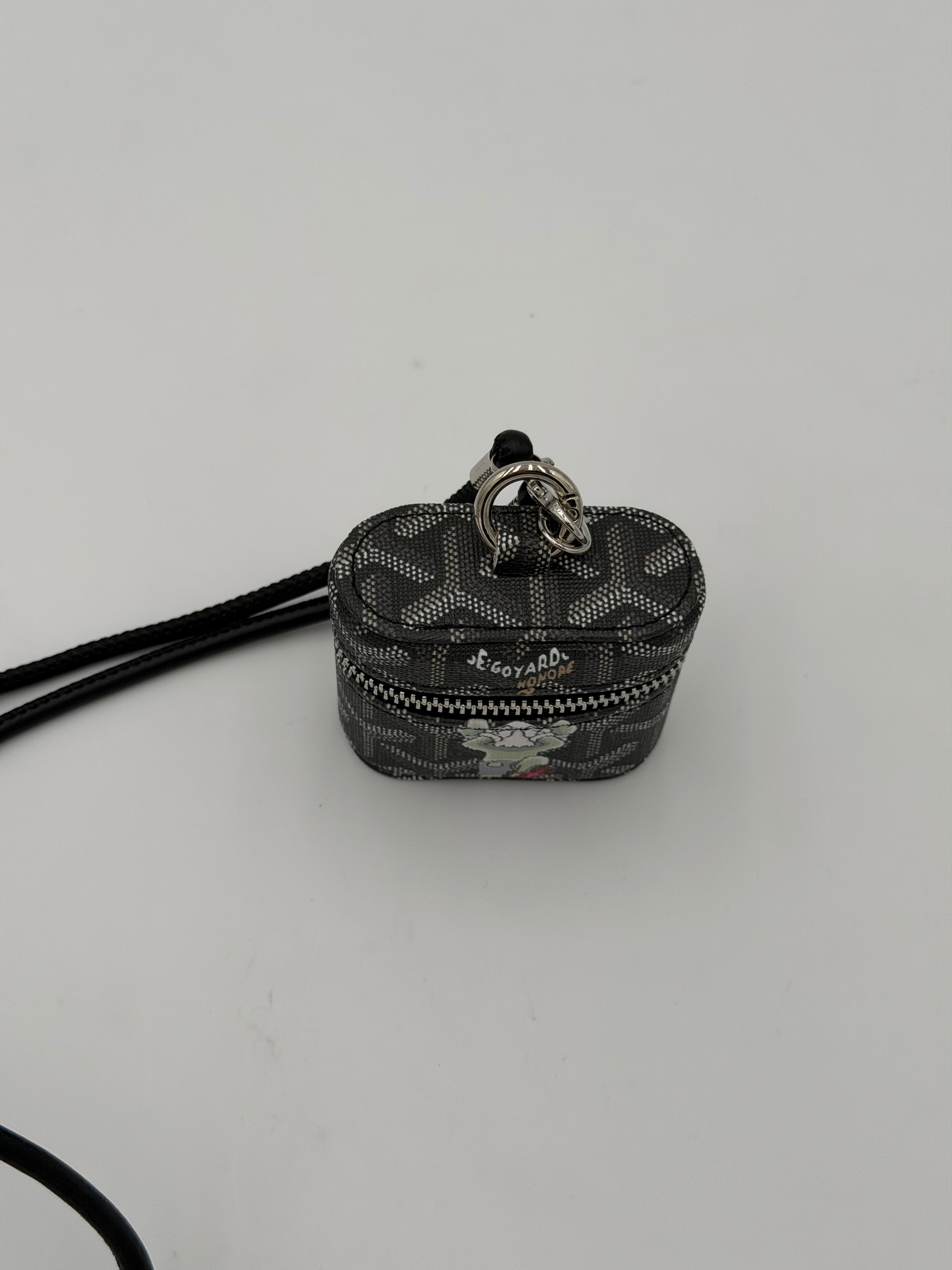 Borsetta/charm goy black