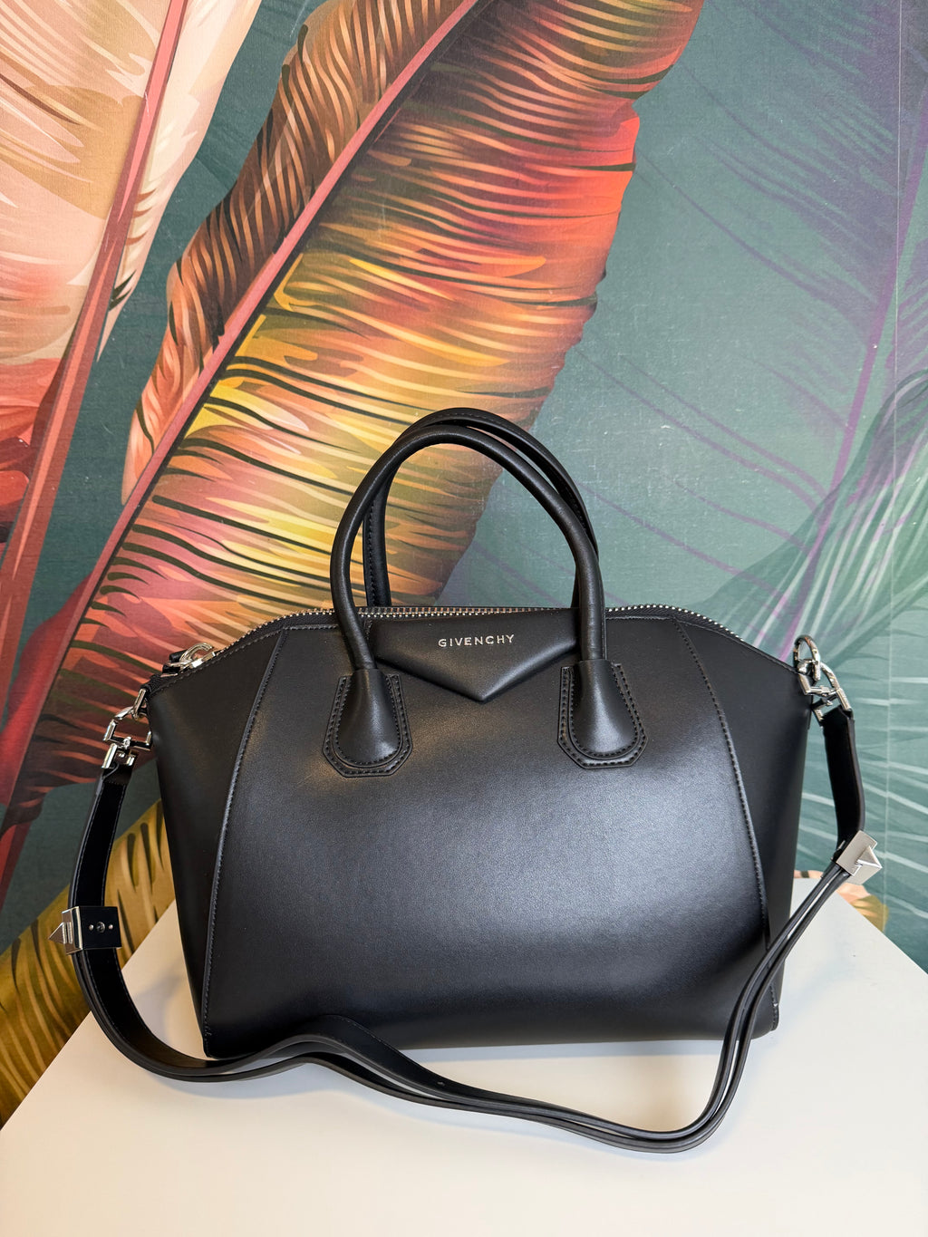 Borsa big  give black