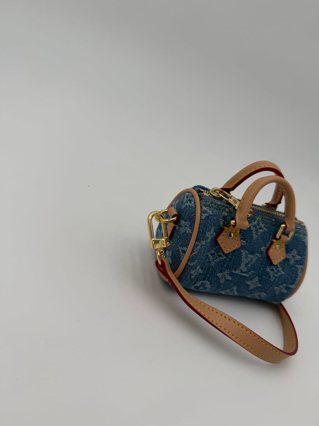Charm/portachiavi baule denim