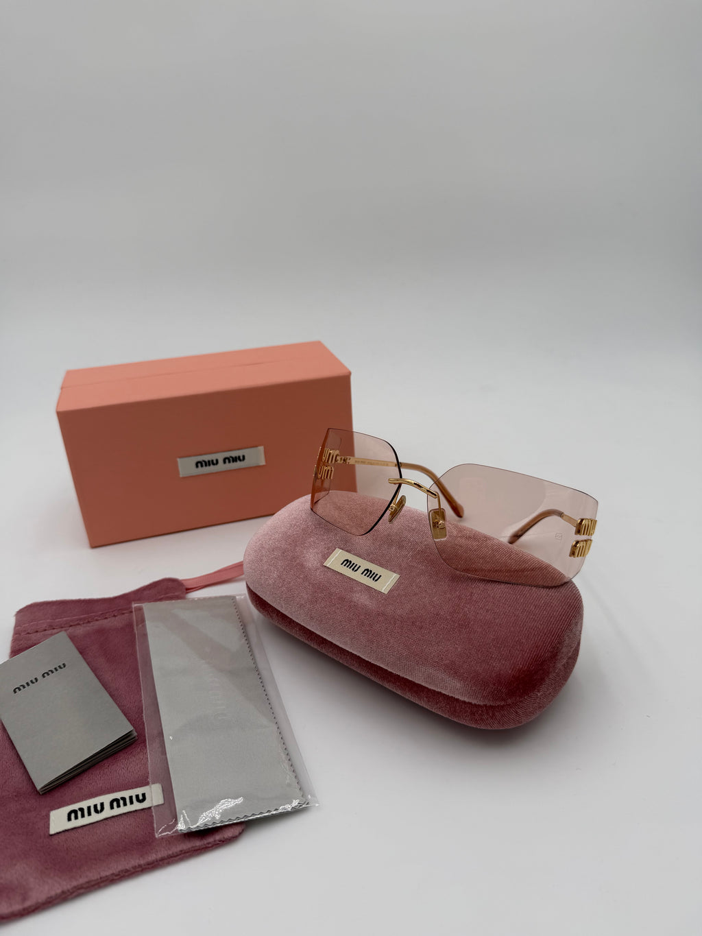 Occhiali miu rosa chiaro
