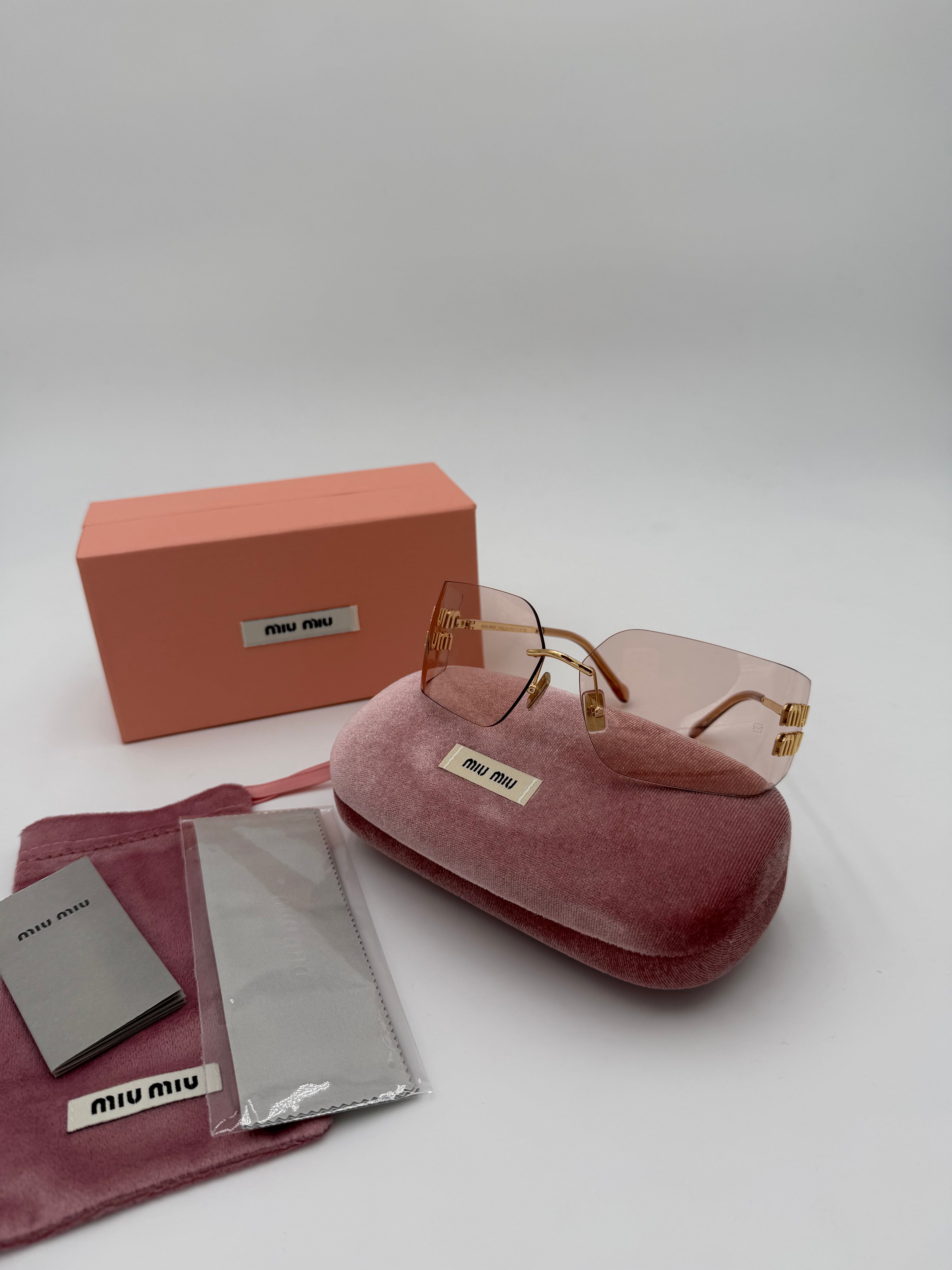 Occhiali miu rosa chiaro